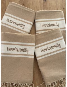 Fouta de plage BEIGE écriture marron sans logo