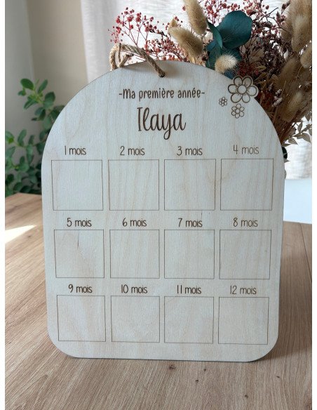 🌟 Plaque souvenir en bois – “Ma première année” personnalisée avec prénom thème fleur