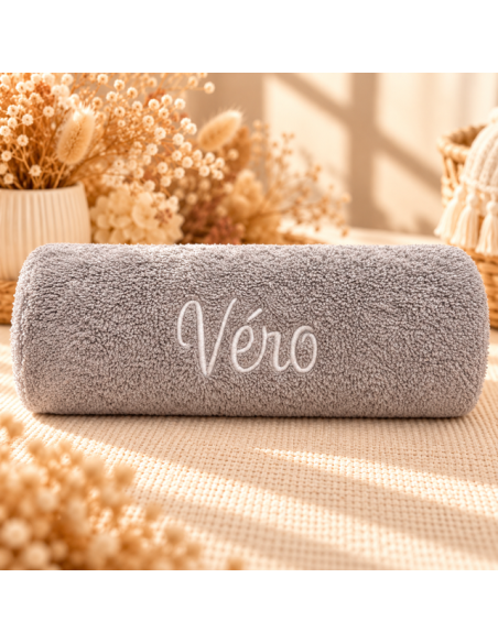 Serviette de bain grise 140x70 cm Prénom
