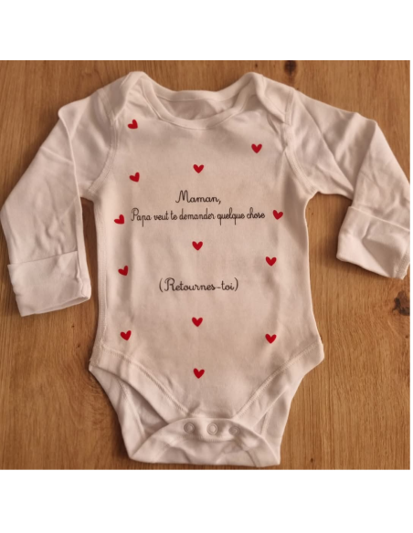Body à message personnalisé – Annonce  et pluie de cœur