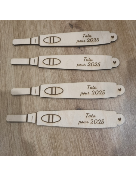 Test de grossesse en bois – Annonce personnalisée mamie, papa, marraine…