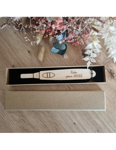 Test de grossesse en bois – Annonce personnalisée mamie, papa, marraine…