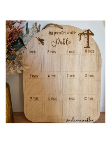 🌟 Plaque souvenir en bois – “Ma première année” personnalisée avec prénom thème travaux