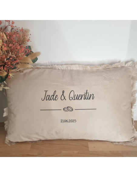 Coussin mariage personnalisé – Prénoms & date avec alliances (30x50 cm) écriture signature