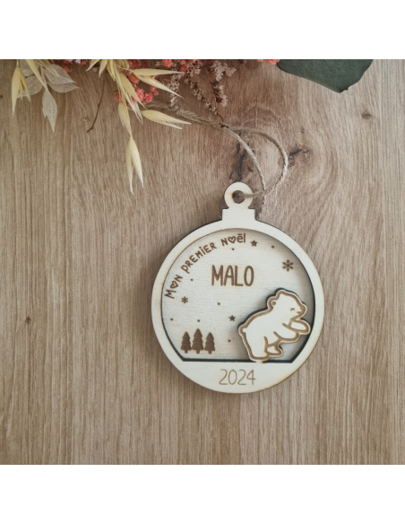 Boule de Noël personnalisée en bois – Prénom + date – Motif ourson