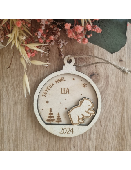 Boule de Noël personnalisée en bois – Prénom + date – Motif ourson