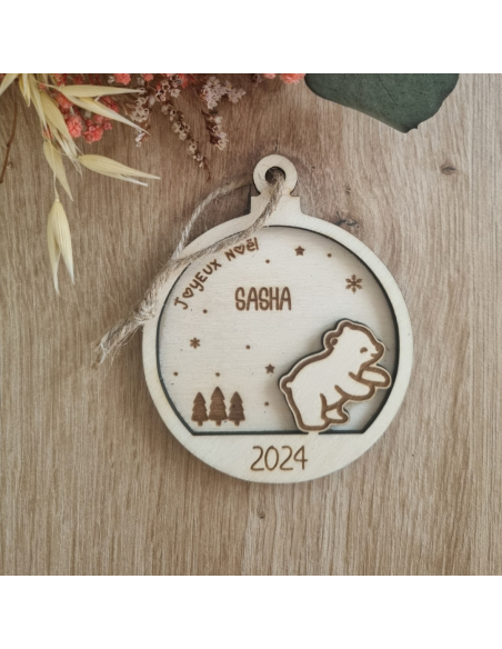 Boule de Noël personnalisée en bois – Prénom + date – Motif ourson