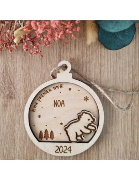 Boule de Noël personnalisée en bois – Prénom + date – Motif ourson