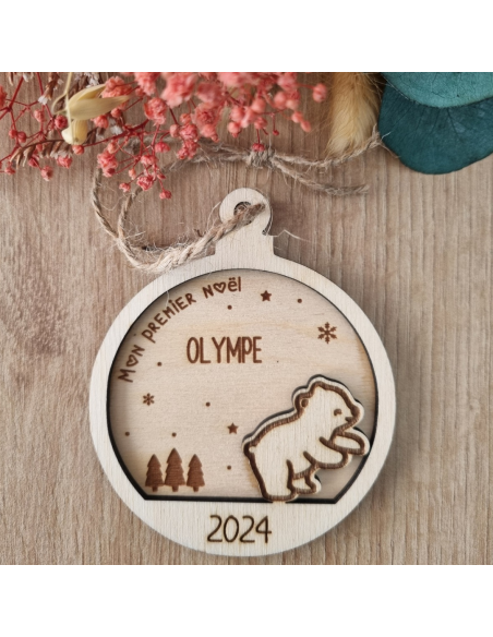 Boule de Noël personnalisée en bois – Prénom + date – Motif ourson