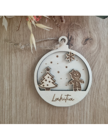 Boule de Noël personnalisée en bois – Prénom -Motif pain d'épice fille