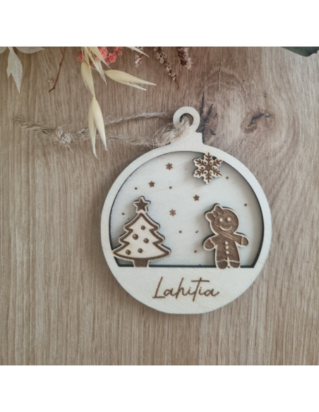 Boule de Noël personnalisée en bois – Prénom -Motif pain d'épice fille