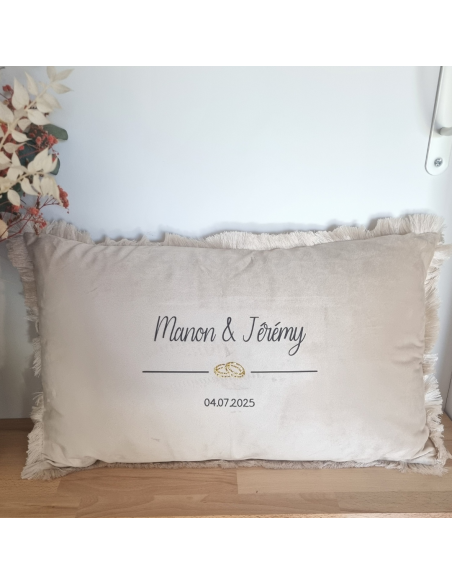 Coussin mariage personnalisé – Prénoms & date avec alliances paillette (30x50 cm) écriture signature
