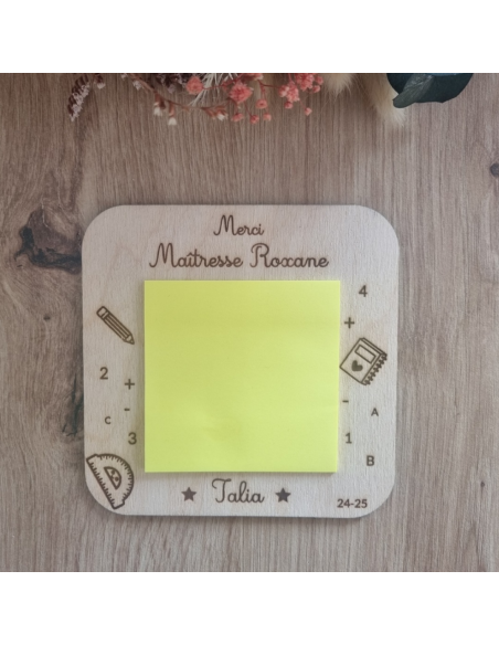 Bloc-note en bois personnalisé – Cadeau de fin d’année maîtresse, maître ou ATSEM modèle fleur✍️🌸