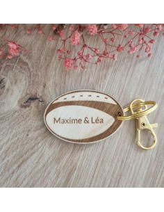 Porte-clés ballon de rugby en bois 2