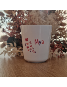 Gobelet enfant en polymère blanc – Prénom + motif papillon