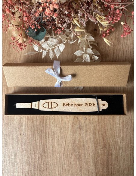 Test de grossesse en bois – Annonce personnalisée Noël