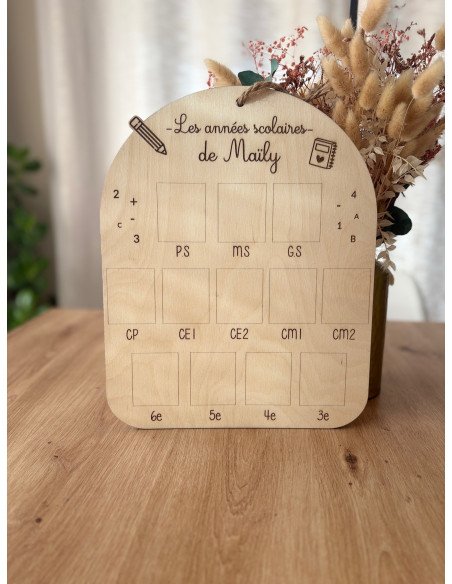 📚🖍️ Plaque en bois personnalisée – “Les années scolaires” avec photos de la PS à la 3e