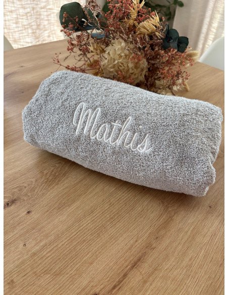 Serviette de bain grise 140x70 cm Prénom