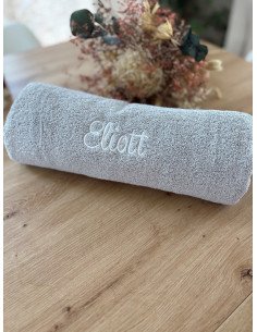 Serviette de bain grise 140x70 cm Prénom 2