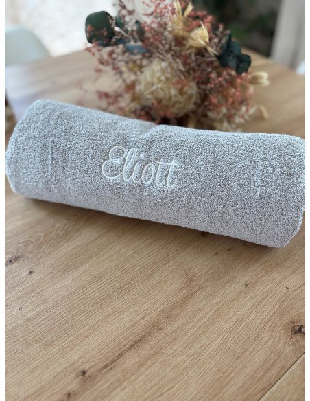 Serviette de bain grise 140x70 cm Prénom
